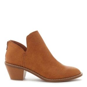 Bomer Cutout Tan Ankle Boot